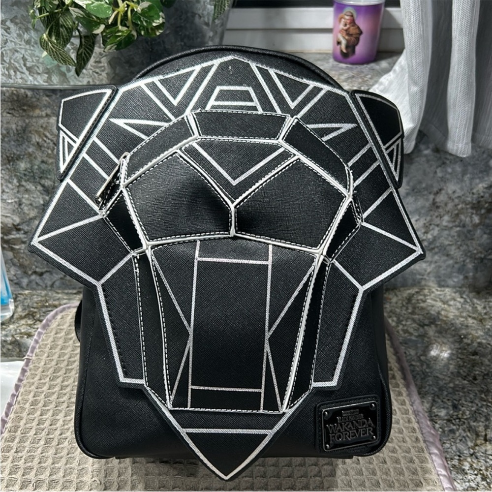 NWT Loungefly Marvel Black Panther Wakanda Forever Figural Mini Backpack